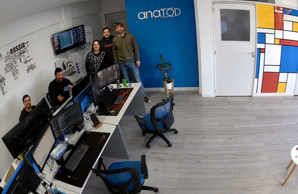 anatod taldea zure bulegoan